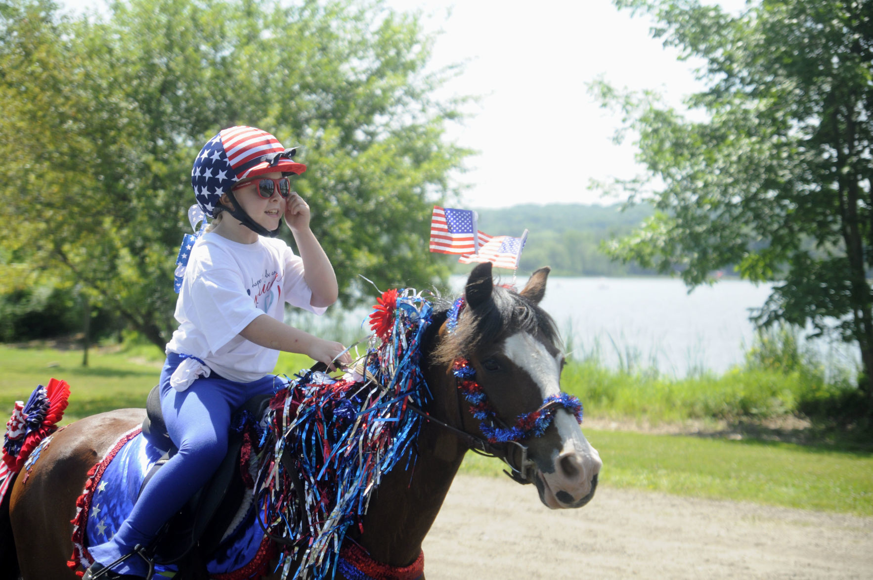 6 - Como Parade